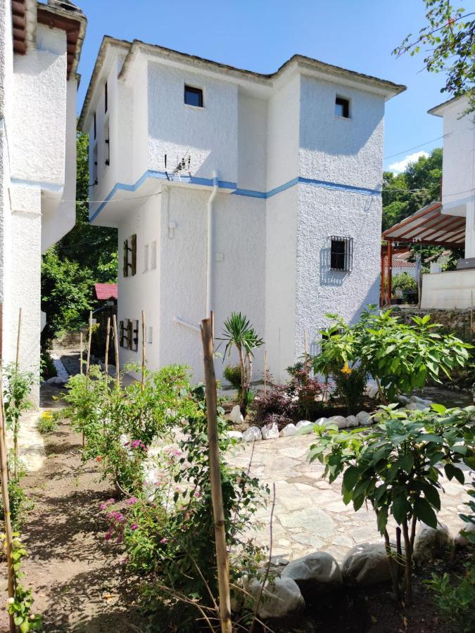 Flower House Chorefton Exterior photo